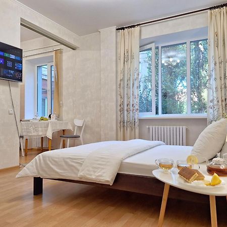 Однокімна Квартира Біля Каштанової Алеї У Центрі Полтави Мережа Alexapartments Документи Для Відряджень Безконтатне Заселення 24-7 Poltava Eksteriør bilde