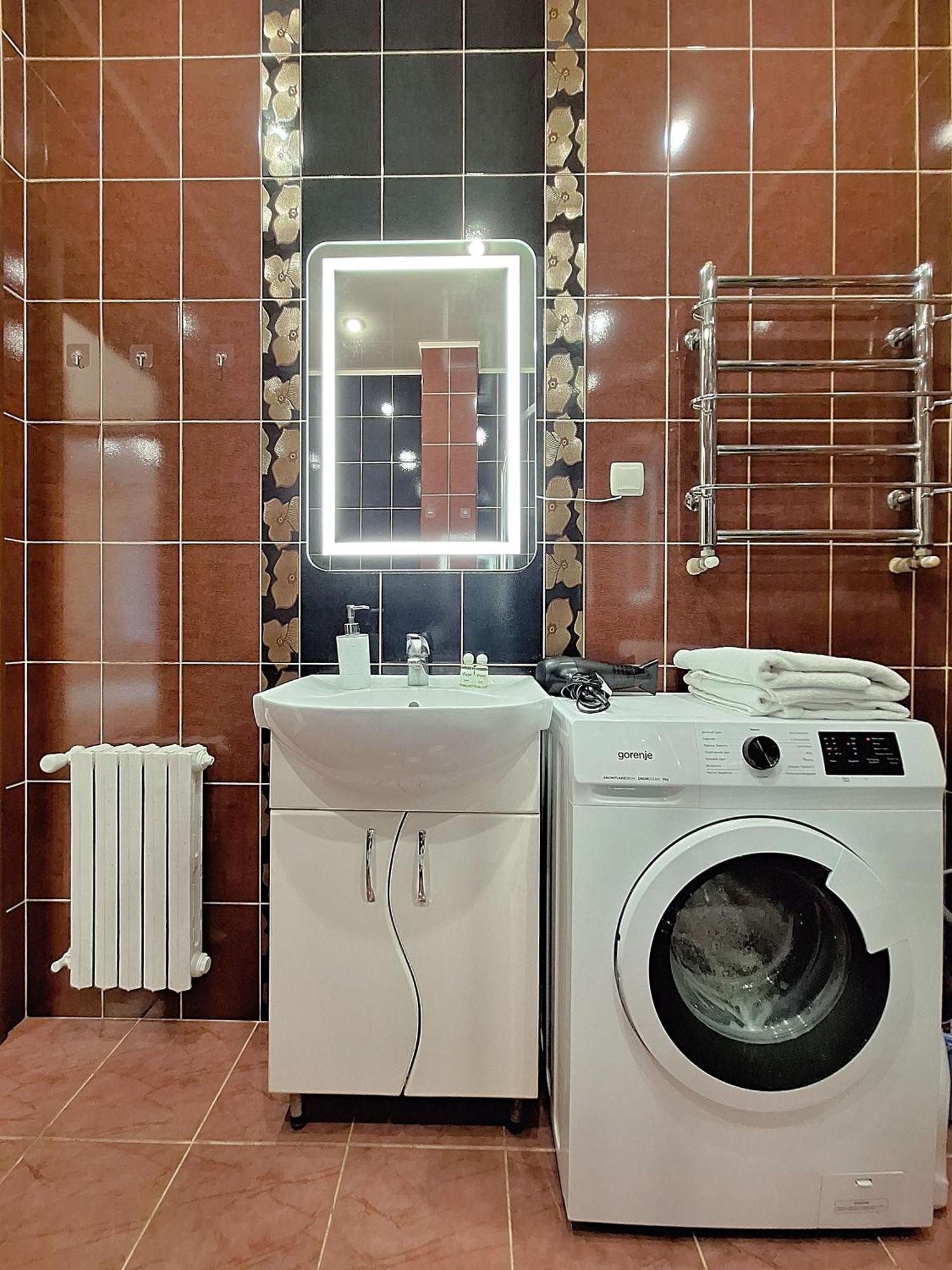 Однокімна Квартира Біля Каштанової Алеї У Центрі Полтави Мережа Alexapartments Документи Для Відряджень Безконтатне Заселення 24-7 Poltava Eksteriør bilde